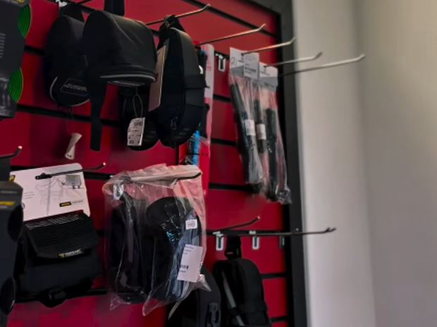 Bolsas, bombas e ferramentas na EMCiclo Bike Shop